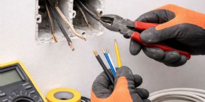 插座不夠、跳電頻繁？可能是電線老舊該更換了